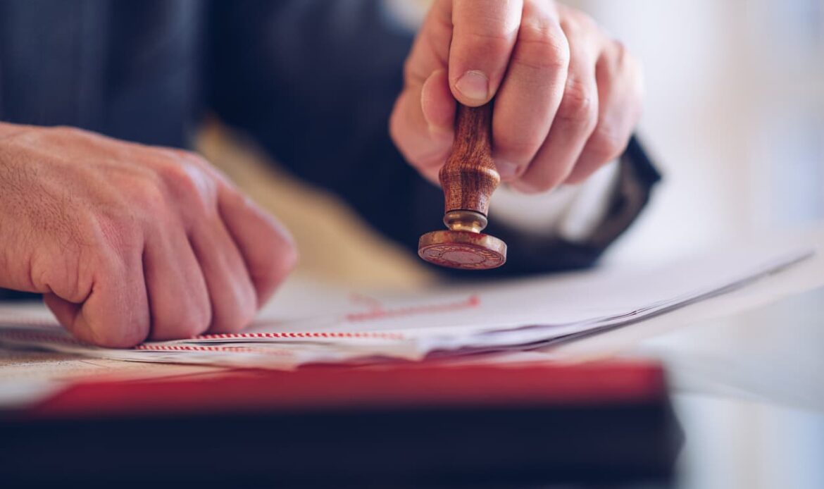 Behöver du en Apostille på ditt personbevis? Här är svaret. På Apostille24.se förklarar vi hur du snabbt och enkelt får ditt personbevis legaliserat för internationellt bruk. Läs mer och få hjälp idag!