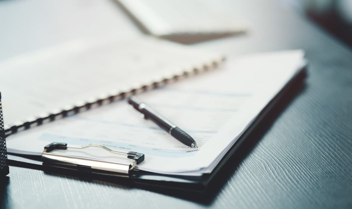 Handelsdokument redo för Apostille-stämpling hos Notarius Publicus – Apostille för export och internationell handel